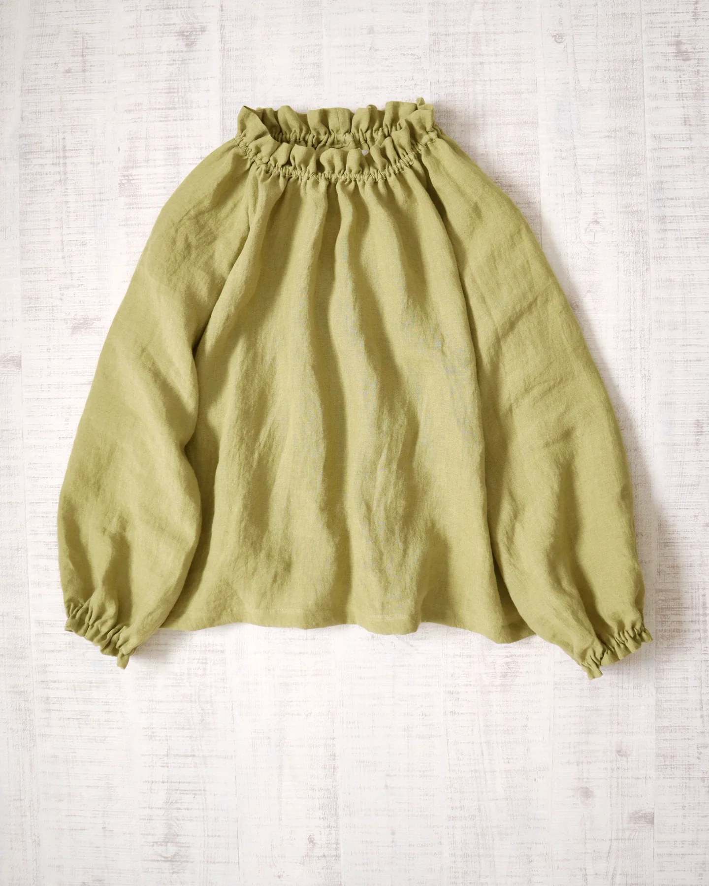 バーベナのブラウス ／ キナリ着用イメージ