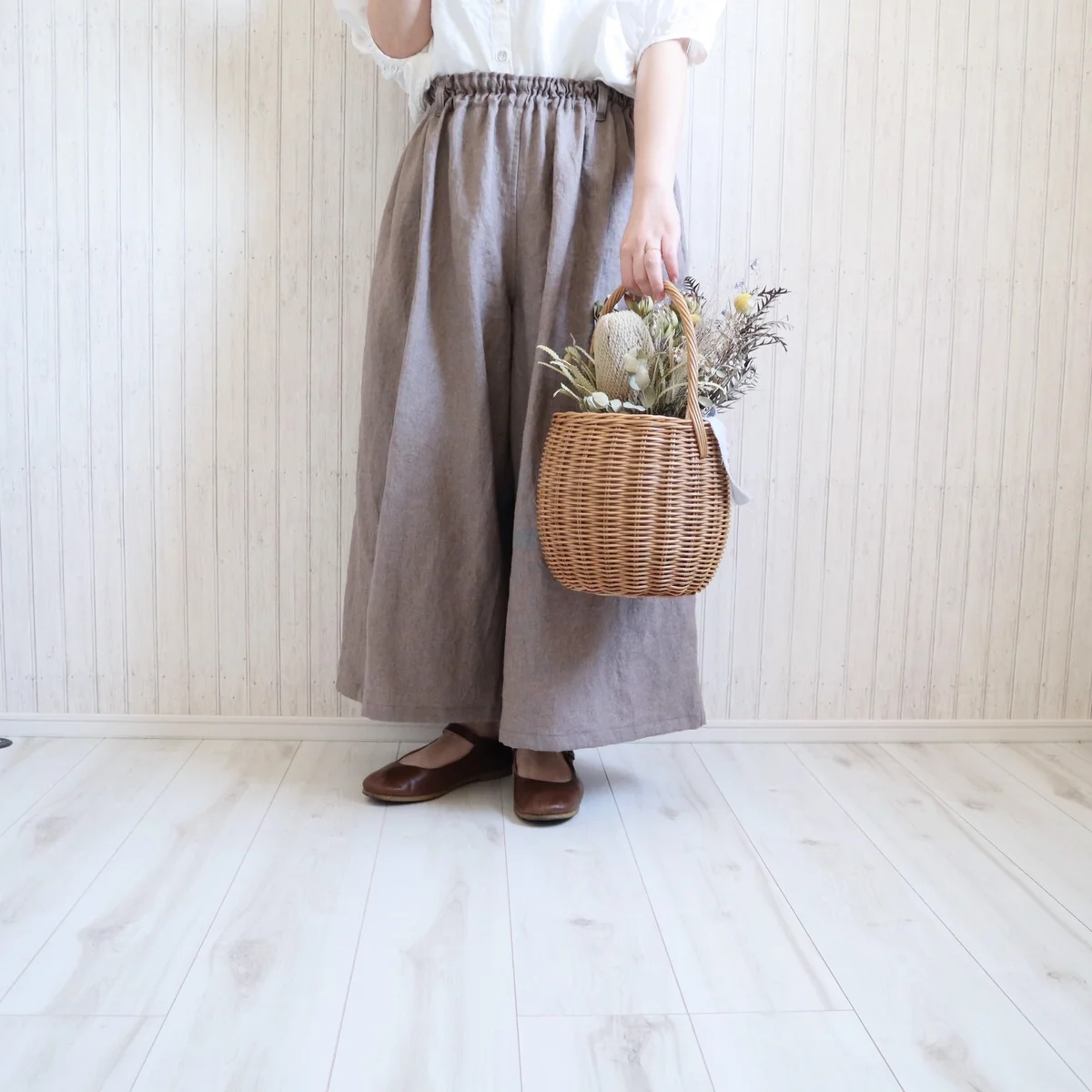 リネンワイドパンツ ／ モカ