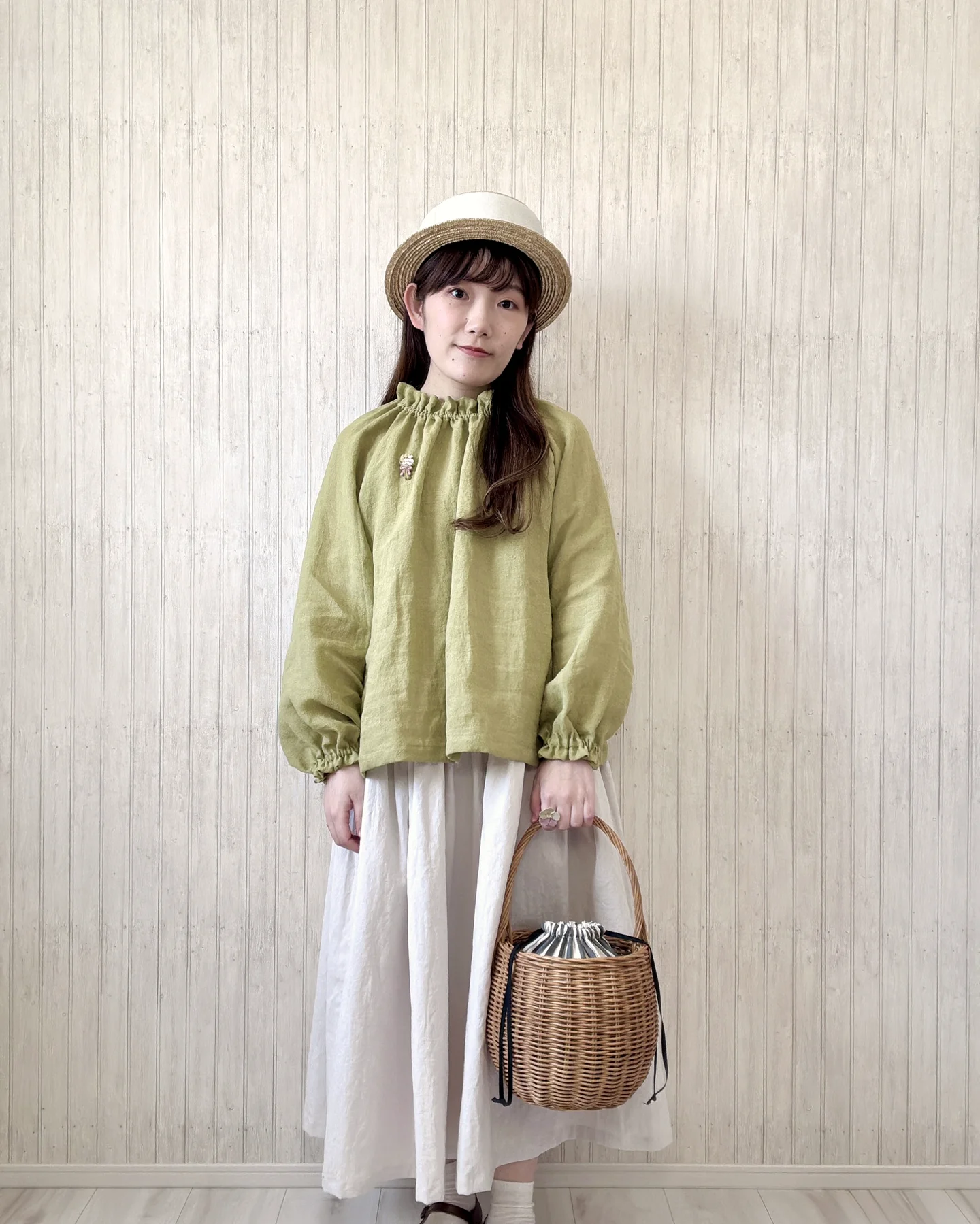 デイリーオーバルパンツ ／ キナリ着用イメージ